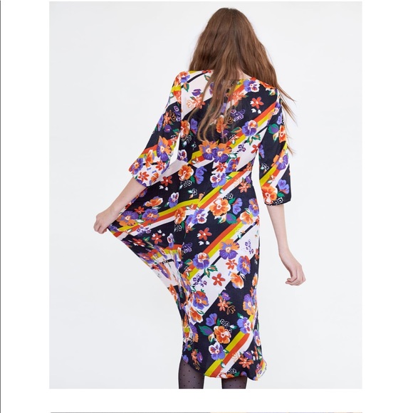 Zara- FLORAL STRIPED MIDI DRESS - Picture 4 of 8